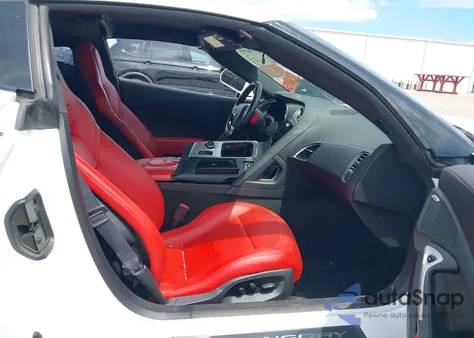 2017 Chevrolet Corvette Stingray из США, поврежденный, VIN 1G1YD2D71H5110539